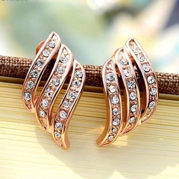 NEW!๐๐ROSE๐๐GOLDEN! SWIRLED CZโS!๐๐STUNNING! - Picture 5 of 8